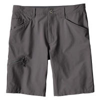 The Quandary 10" is a versatile trail-to-town hiking short smade of comfortable stretch nylon (65% recycled) and spandex, and perfect for the gym.